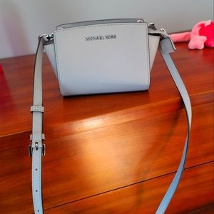 Small gray Michael Kors bag